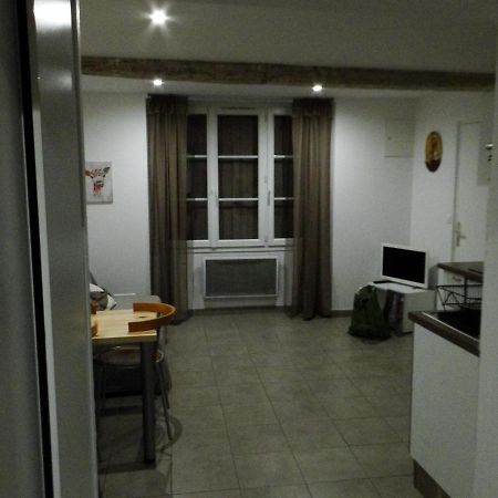 Sympathique Appartement LʼIsle-sur-la-Sorgue Buitenkant foto