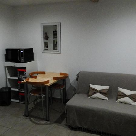 Sympathique Appartement LʼIsle-sur-la-Sorgue Buitenkant foto