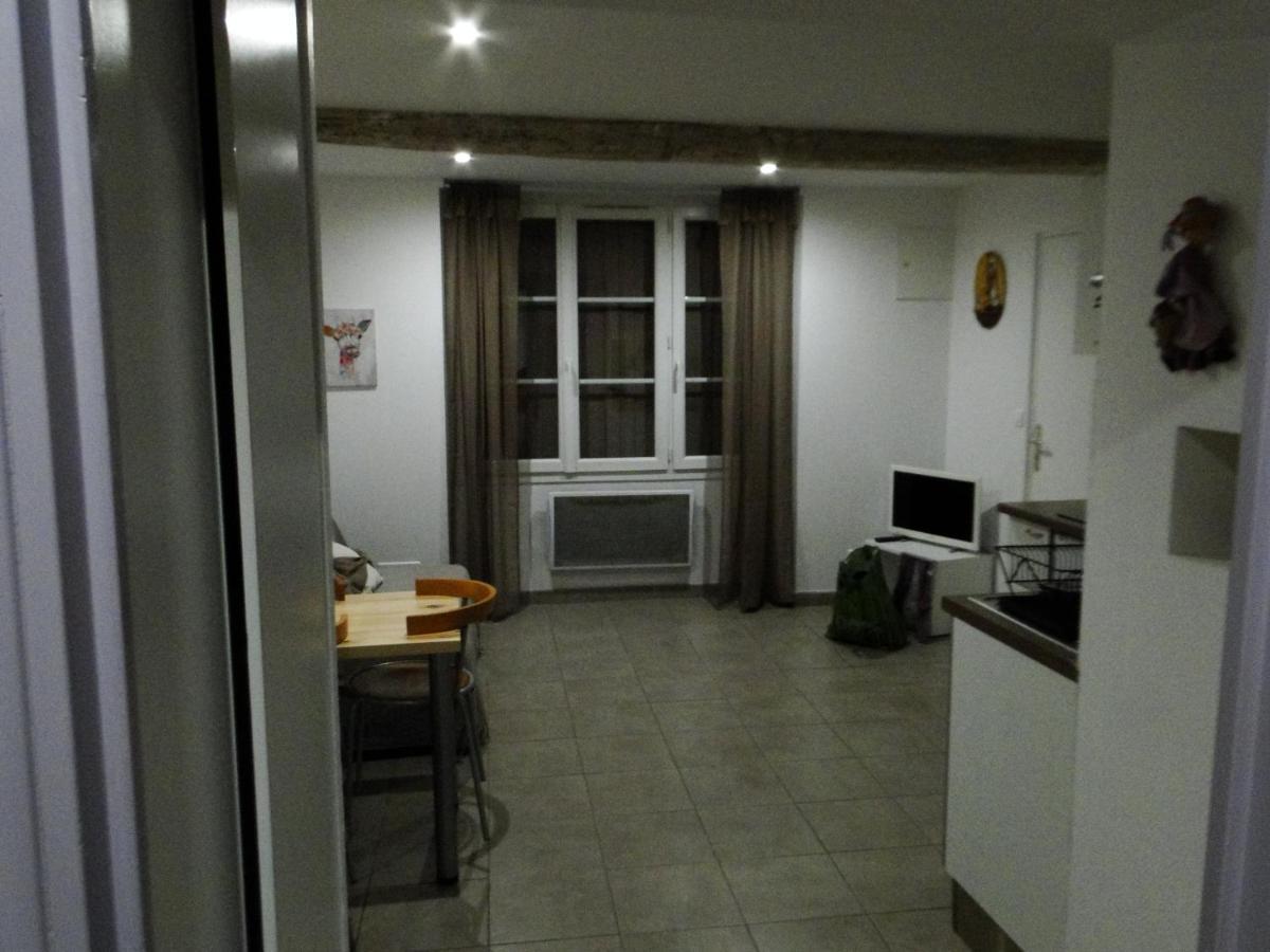 Sympathique Appartement LʼIsle-sur-la-Sorgue Buitenkant foto